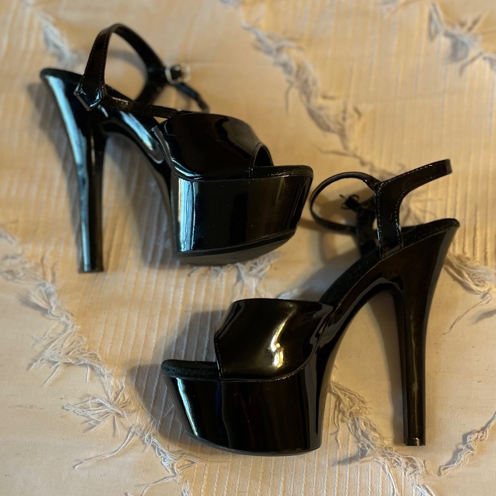 Dancer platform heels